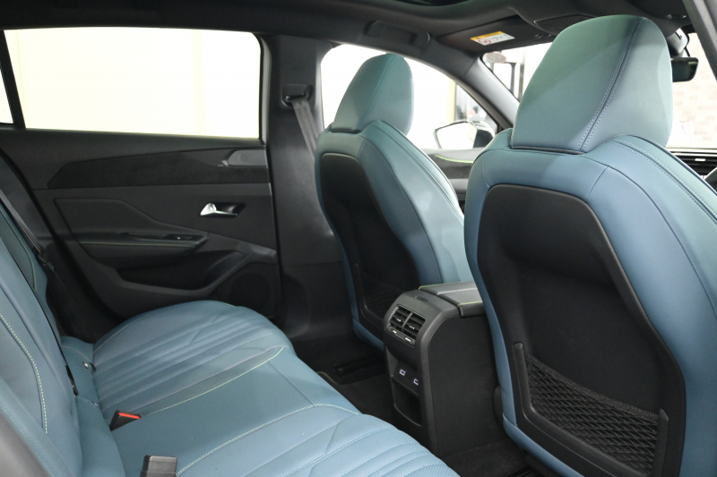 プジョー 308 GTﾌﾞﾙｰHDi ﾌﾞﾙｰﾅｯﾊﾟｴﾃﾞｨｼｮﾝ　200台限定特別仕様車 ACC Pｽﾀ ECO ﾌﾞﾙｰﾅｯﾊﾟ革 ﾊﾟﾉﾗﾏSR 純正ﾀｯﾁｽｸﾘｰﾝ ﾅﾋﾞ CarPlay FOCALｽﾋﾟｰｶｰ 360ｶﾒﾗ ﾏﾄﾘｸｽLEDﾗｲﾄ　2年保証付