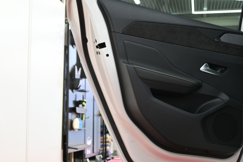 プジョー 308 GTﾌﾞﾙｰHDi ﾌﾞﾙｰﾅｯﾊﾟｴﾃﾞｨｼｮﾝ　200台限定特別仕様車 ACC Pｽﾀ ECO ﾌﾞﾙｰﾅｯﾊﾟ革 ﾊﾟﾉﾗﾏSR 純正ﾀｯﾁｽｸﾘｰﾝ ﾅﾋﾞ CarPlay FOCALｽﾋﾟｰｶｰ 360ｶﾒﾗ ﾏﾄﾘｸｽLEDﾗｲﾄ　2年保証付