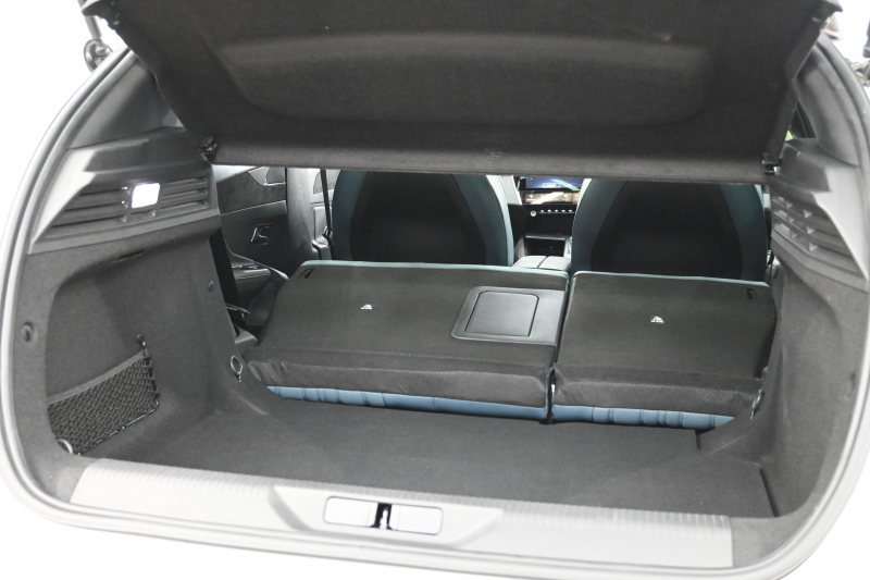 プジョー 308 GTﾌﾞﾙｰHDi ﾌﾞﾙｰﾅｯﾊﾟｴﾃﾞｨｼｮﾝ　200台限定特別仕様車 ACC Pｽﾀ ECO ﾌﾞﾙｰﾅｯﾊﾟ革 ﾊﾟﾉﾗﾏSR 純正ﾀｯﾁｽｸﾘｰﾝ ﾅﾋﾞ CarPlay FOCALｽﾋﾟｰｶｰ 360ｶﾒﾗ ﾏﾄﾘｸｽLEDﾗｲﾄ　2年保証付