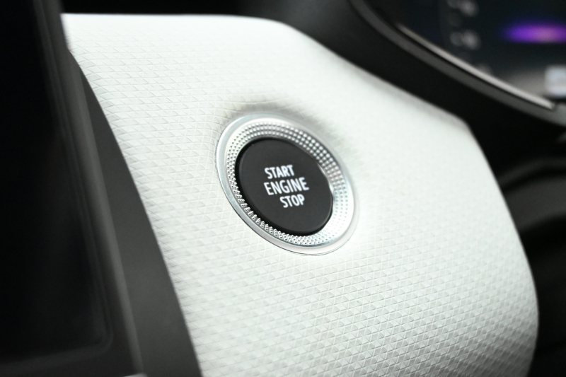 ルノー ルーテシア ｲﾝﾃﾝｽ ﾌﾟﾗｽ　ACC Pｽﾀ ECO機能 黒革ｼｰﾄ ｼｰﾄﾋｰﾀｰ ﾚｻﾞｰｽﾃｱ 純正ﾀｯﾁｽｸﾘｰﾝ CarPlay Bｶﾒﾗ LEDﾗｲﾄ ｱﾝﾋﾞｴﾝﾄﾗｲﾄ　2年保証付