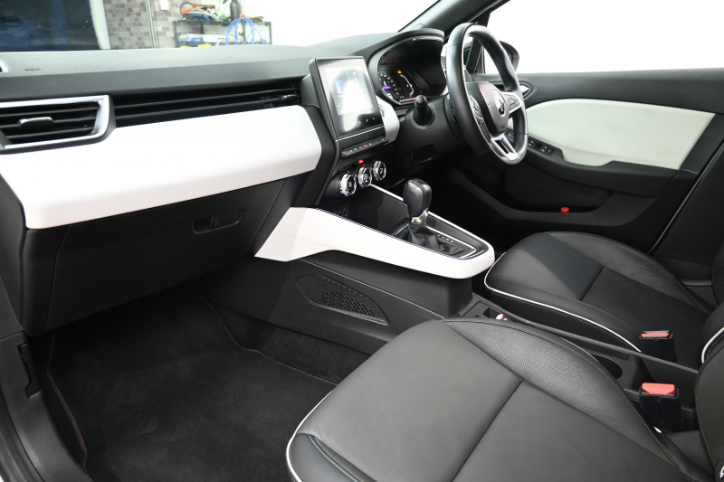 ルノー ルーテシア ｲﾝﾃﾝｽ ﾌﾟﾗｽ　ACC Pｽﾀ ECO機能 黒革ｼｰﾄ ｼｰﾄﾋｰﾀｰ ﾚｻﾞｰｽﾃｱ 純正ﾀｯﾁｽｸﾘｰﾝ CarPlay Bｶﾒﾗ LEDﾗｲﾄ ｱﾝﾋﾞｴﾝﾄﾗｲﾄ　2年保証付