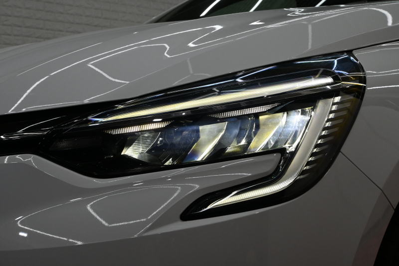 ルノー ルーテシア ｲﾝﾃﾝｽ ﾌﾟﾗｽ　ACC Pｽﾀ ECO機能 黒革ｼｰﾄ ｼｰﾄﾋｰﾀｰ ﾚｻﾞｰｽﾃｱ 純正ﾀｯﾁｽｸﾘｰﾝ CarPlay Bｶﾒﾗ LEDﾗｲﾄ ｱﾝﾋﾞｴﾝﾄﾗｲﾄ　2年保証付