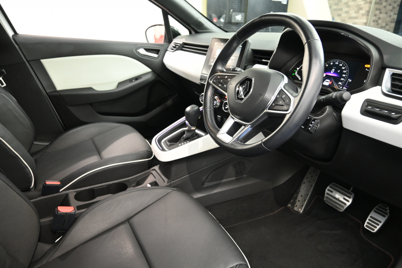 ルノー ルーテシア ｲﾝﾃﾝｽ ﾌﾟﾗｽ　ACC Pｽﾀ ECO機能 黒革ｼｰﾄ ｼｰﾄﾋｰﾀｰ ﾚｻﾞｰｽﾃｱ 純正ﾀｯﾁｽｸﾘｰﾝ CarPlay Bｶﾒﾗ LEDﾗｲﾄ ｱﾝﾋﾞｴﾝﾄﾗｲﾄ　2年保証付