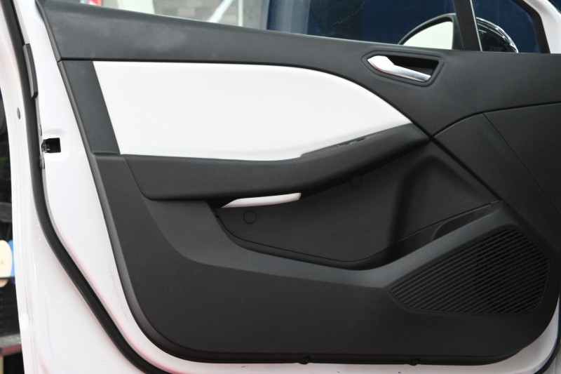 ルノー ルーテシア ｲﾝﾃﾝｽ ﾌﾟﾗｽ　ACC Pｽﾀ ECO機能 黒革ｼｰﾄ ｼｰﾄﾋｰﾀｰ ﾚｻﾞｰｽﾃｱ 純正ﾀｯﾁｽｸﾘｰﾝ CarPlay Bｶﾒﾗ LEDﾗｲﾄ ｱﾝﾋﾞｴﾝﾄﾗｲﾄ　2年保証付