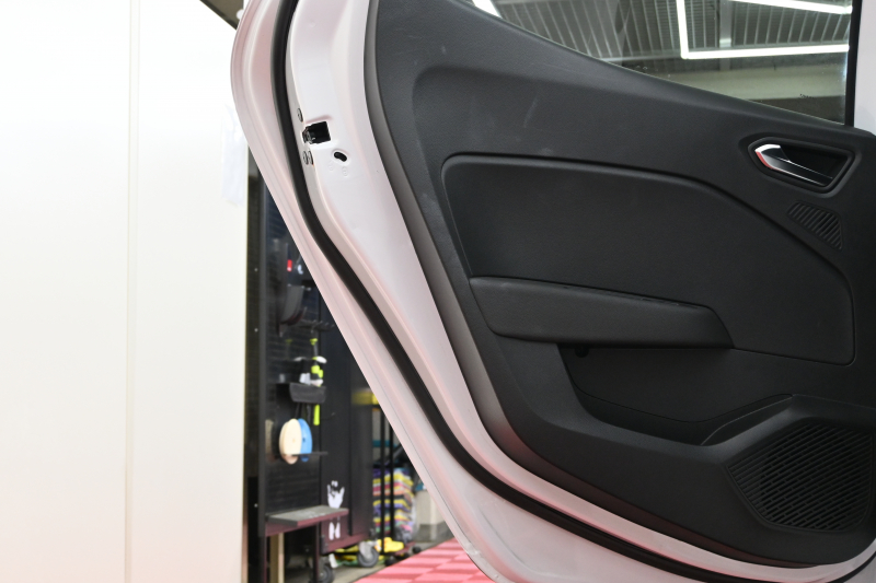 ルノー ルーテシア ｲﾝﾃﾝｽ ﾌﾟﾗｽ　ACC Pｽﾀ ECO機能 黒革ｼｰﾄ ｼｰﾄﾋｰﾀｰ ﾚｻﾞｰｽﾃｱ 純正ﾀｯﾁｽｸﾘｰﾝ CarPlay Bｶﾒﾗ LEDﾗｲﾄ ｱﾝﾋﾞｴﾝﾄﾗｲﾄ　2年保証付