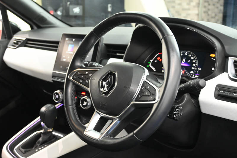 ルノー ルーテシア ｲﾝﾃﾝｽ ﾌﾟﾗｽ　ACC Pｽﾀ ECO機能 黒革ｼｰﾄ ｼｰﾄﾋｰﾀｰ ﾚｻﾞｰｽﾃｱ 純正ﾀｯﾁｽｸﾘｰﾝ CarPlay Bｶﾒﾗ LEDﾗｲﾄ ｱﾝﾋﾞｴﾝﾄﾗｲﾄ　2年保証付