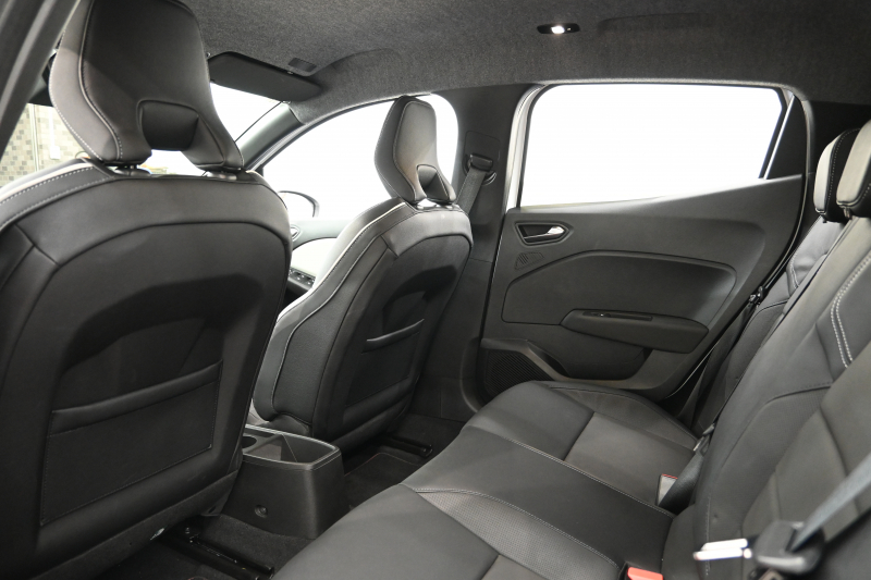 ルノー ルーテシア ｲﾝﾃﾝｽ ﾌﾟﾗｽ　ACC Pｽﾀ ECO機能 黒革ｼｰﾄ ｼｰﾄﾋｰﾀｰ ﾚｻﾞｰｽﾃｱ 純正ﾀｯﾁｽｸﾘｰﾝ CarPlay Bｶﾒﾗ LEDﾗｲﾄ ｱﾝﾋﾞｴﾝﾄﾗｲﾄ　2年保証付