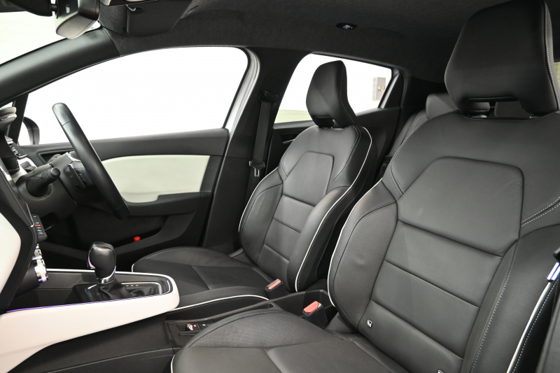 ルノー ルーテシア ｲﾝﾃﾝｽ ﾌﾟﾗｽ　ACC Pｽﾀ ECO機能 黒革ｼｰﾄ ｼｰﾄﾋｰﾀｰ ﾚｻﾞｰｽﾃｱ 純正ﾀｯﾁｽｸﾘｰﾝ CarPlay Bｶﾒﾗ LEDﾗｲﾄ ｱﾝﾋﾞｴﾝﾄﾗｲﾄ　2年保証付