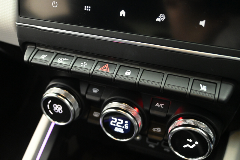 ルノー ルーテシア ｲﾝﾃﾝｽ ﾌﾟﾗｽ　ACC Pｽﾀ ECO機能 黒革ｼｰﾄ ｼｰﾄﾋｰﾀｰ ﾚｻﾞｰｽﾃｱ 純正ﾀｯﾁｽｸﾘｰﾝ CarPlay Bｶﾒﾗ LEDﾗｲﾄ ｱﾝﾋﾞｴﾝﾄﾗｲﾄ　2年保証付