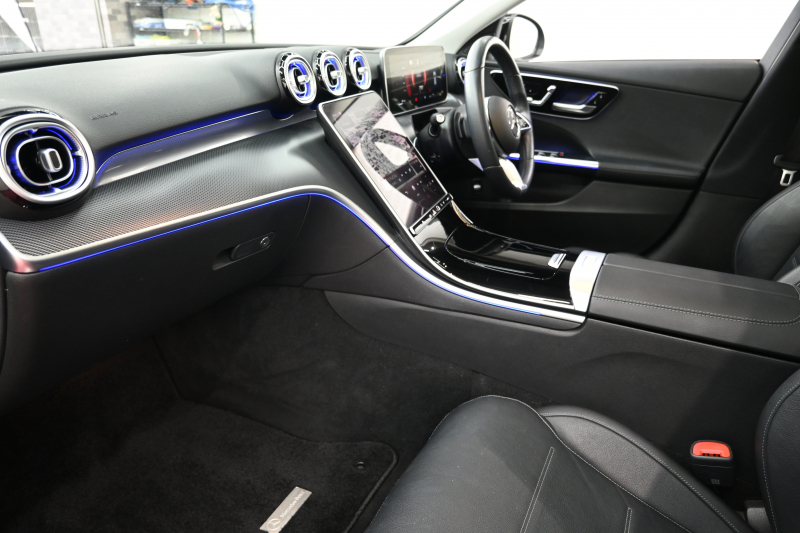 メルセデスベンツ Cクラス C220d 4MATIC ｵｰﾙﾃﾚｲﾝ ﾚｻﾞｰｴｸｽｸﾙｰｼﾌﾞ　ACC Pｽﾀ ECO 黒革 ﾊﾟﾉﾗﾏｻﾝﾙｰﾌ MBUXﾅﾋﾞTV 360ｶﾒﾗ CarPlay ﾍｯﾄﾞｱｯﾌﾟD 純正18ｲﾝﾁAW　2年保証付