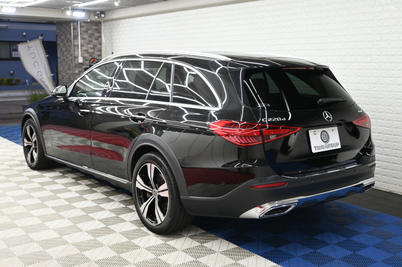 メルセデスベンツ Cクラス C220d 4MATIC ｵｰﾙﾃﾚｲﾝ ﾚｻﾞｰｴｸｽｸﾙｰｼﾌﾞ　ACC Pｽﾀ ECO 黒革 ﾊﾟﾉﾗﾏｻﾝﾙｰﾌ MBUXﾅﾋﾞTV 360ｶﾒﾗ CarPlay ﾍｯﾄﾞｱｯﾌﾟD 純正18ｲﾝﾁAW　2年保証付