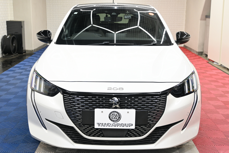プジョー 208 GT　1ｵｰﾅｰ ACC LKA BSM Pｽﾀ ECO ﾊｰﾌﾚｻﾞｰ 7ｲﾝﾁﾀｯﾁｽｸﾘｰﾝ CarPlay ﾅﾋﾞTV ﾌﾙｾｸﾞ Bｶﾒﾗ 17ｲﾝﾁAW ﾌﾙLEDﾗｲﾄ　2年保証付
