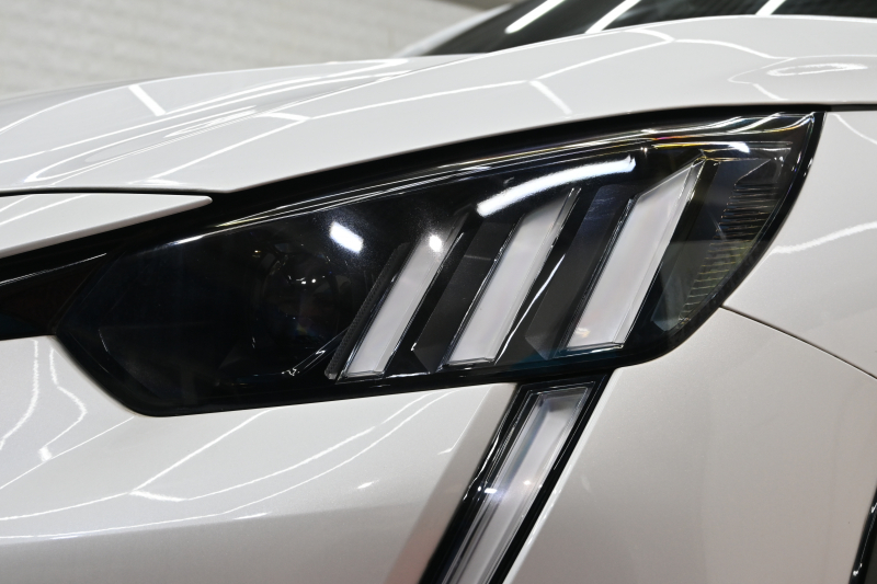 プジョー 208 GT　1ｵｰﾅｰ ACC LKA BSM Pｽﾀ ECO ﾊｰﾌﾚｻﾞｰ 7ｲﾝﾁﾀｯﾁｽｸﾘｰﾝ CarPlay ﾅﾋﾞTV ﾌﾙｾｸﾞ Bｶﾒﾗ 17ｲﾝﾁAW ﾌﾙLEDﾗｲﾄ　2年保証付