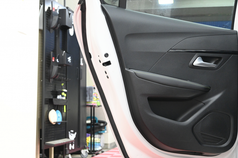 プジョー 208 GT　1ｵｰﾅｰ ACC LKA BSM Pｽﾀ ECO ﾊｰﾌﾚｻﾞｰ 7ｲﾝﾁﾀｯﾁｽｸﾘｰﾝ CarPlay ﾅﾋﾞTV ﾌﾙｾｸﾞ Bｶﾒﾗ 17ｲﾝﾁAW ﾌﾙLEDﾗｲﾄ　2年保証付
