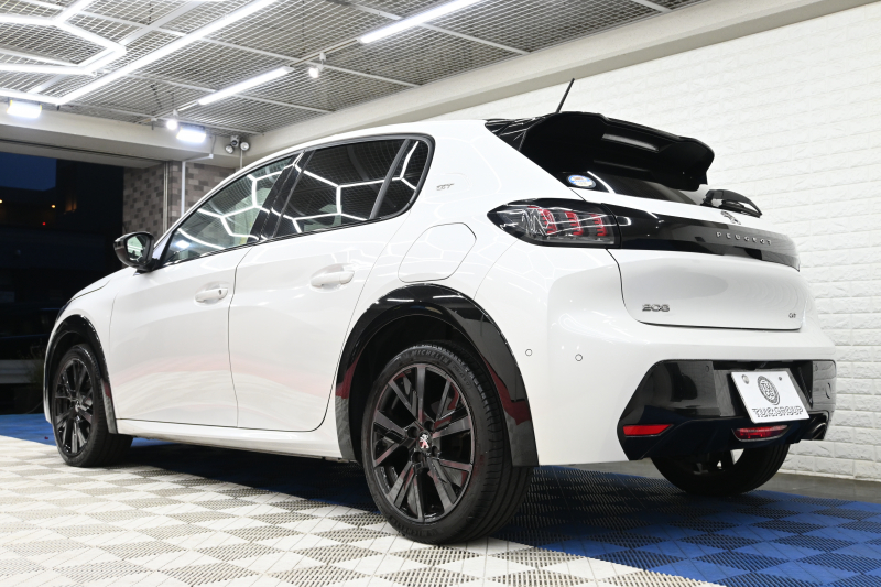 プジョー 208 GT　1ｵｰﾅｰ ACC LKA BSM Pｽﾀ ECO ﾊｰﾌﾚｻﾞｰ 7ｲﾝﾁﾀｯﾁｽｸﾘｰﾝ CarPlay ﾅﾋﾞTV ﾌﾙｾｸﾞ Bｶﾒﾗ 17ｲﾝﾁAW ﾌﾙLEDﾗｲﾄ　2年保証付