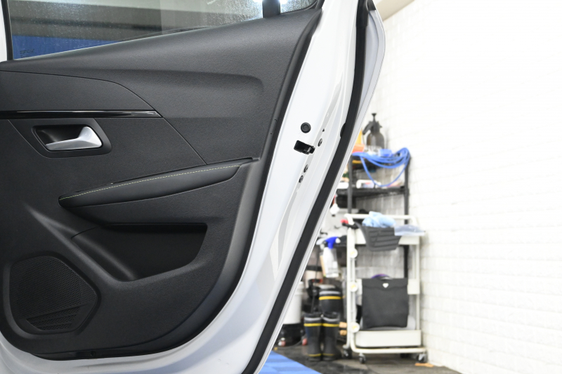 プジョー 208 GT　1ｵｰﾅｰ ACC LKA BSM Pｽﾀ ECO ﾊｰﾌﾚｻﾞｰ 7ｲﾝﾁﾀｯﾁｽｸﾘｰﾝ CarPlay ﾅﾋﾞTV ﾌﾙｾｸﾞ Bｶﾒﾗ 17ｲﾝﾁAW ﾌﾙLEDﾗｲﾄ　2年保証付