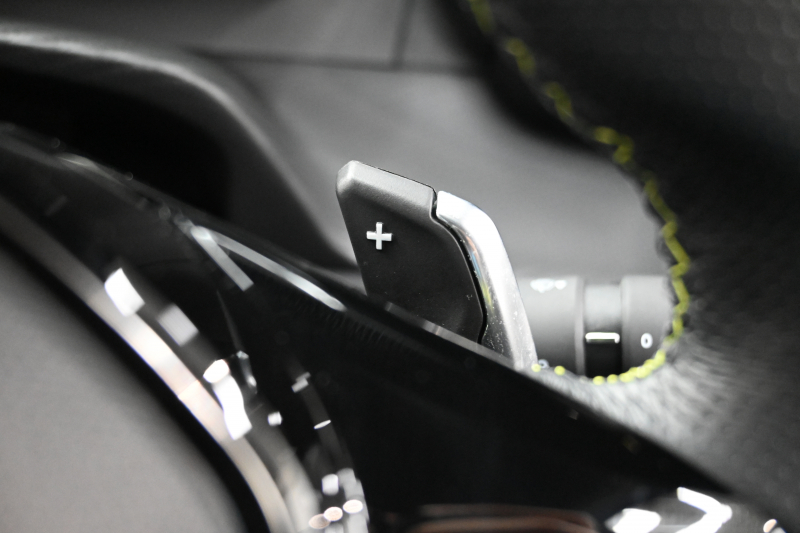プジョー 208 GT　1ｵｰﾅｰ ACC LKA BSM Pｽﾀ ECO ﾊｰﾌﾚｻﾞｰ 7ｲﾝﾁﾀｯﾁｽｸﾘｰﾝ CarPlay ﾅﾋﾞTV ﾌﾙｾｸﾞ Bｶﾒﾗ 17ｲﾝﾁAW ﾌﾙLEDﾗｲﾄ　2年保証付