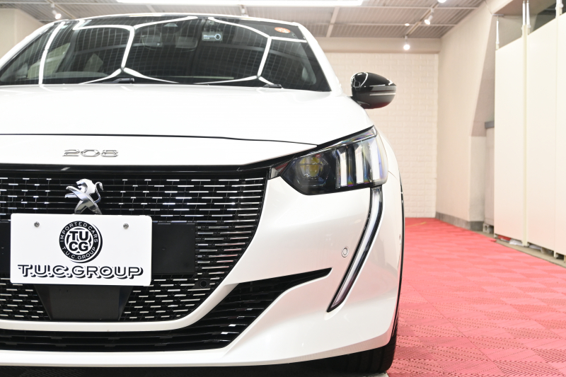 プジョー 208 GT　1ｵｰﾅｰ ACC LKA BSM Pｽﾀ ECO ﾊｰﾌﾚｻﾞｰ 7ｲﾝﾁﾀｯﾁｽｸﾘｰﾝ CarPlay ﾅﾋﾞTV ﾌﾙｾｸﾞ Bｶﾒﾗ 17ｲﾝﾁAW ﾌﾙLEDﾗｲﾄ　2年保証付