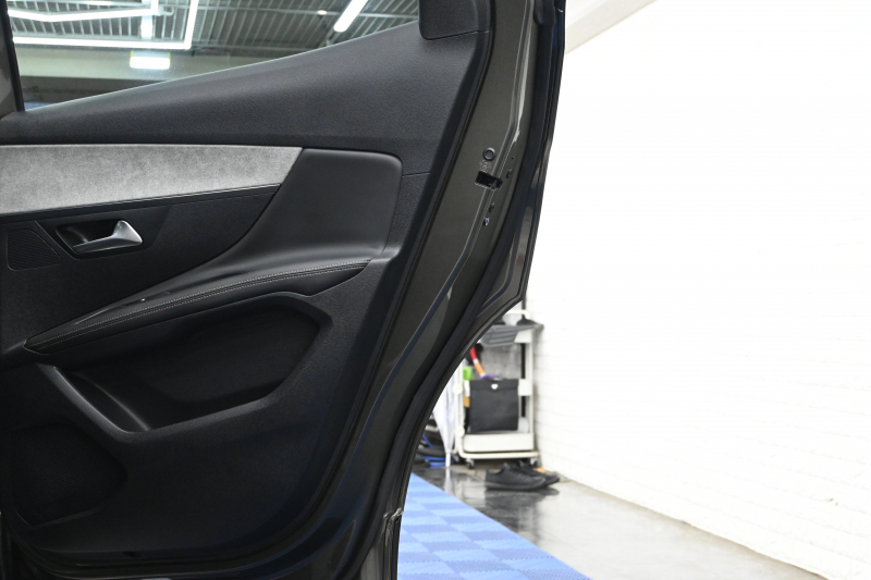 プジョー 3008 GT ﾌﾞﾙｰHDi ﾌｧｰｽﾄｸﾗｽPKG　Pｽﾀ ACC ﾅｯﾊﾟﾚｻﾞｰ ﾊﾟﾉﾗﾏSR 純正ﾀｯﾁｽｸﾘｰﾝ CarPlay ADVｺﾝﾄﾛｰﾙ I-COCKPIT 純正18ｲﾝﾁAW LEDﾗｲﾄ ｱﾝﾋﾞｴﾝｽﾗｲﾄ　2年保証付
