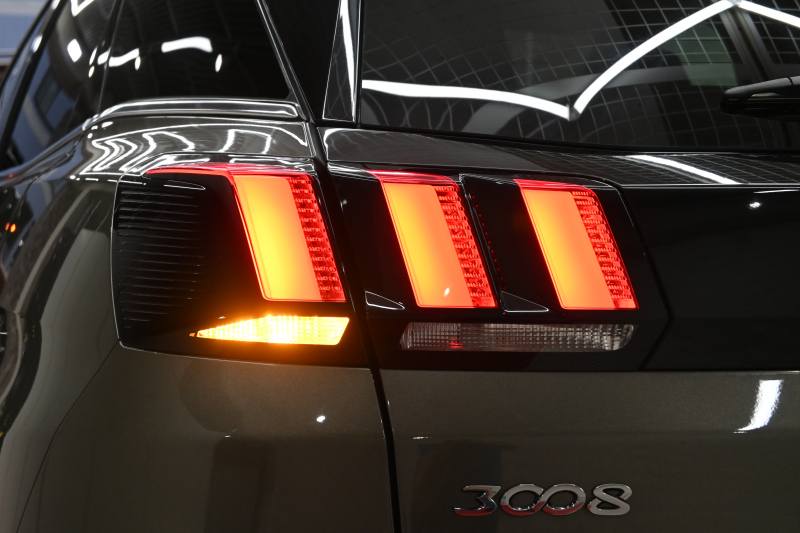 プジョー 3008 GT ﾌﾞﾙｰHDi ﾌｧｰｽﾄｸﾗｽPKG　Pｽﾀ ACC ﾅｯﾊﾟﾚｻﾞｰ ﾊﾟﾉﾗﾏSR 純正ﾀｯﾁｽｸﾘｰﾝ CarPlay ADVｺﾝﾄﾛｰﾙ I-COCKPIT 純正18ｲﾝﾁAW LEDﾗｲﾄ ｱﾝﾋﾞｴﾝｽﾗｲﾄ　2年保証付