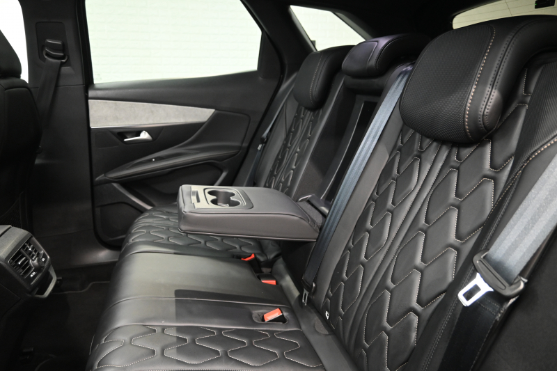 プジョー 3008 GT ﾌﾞﾙｰHDi ﾌｧｰｽﾄｸﾗｽPKG　Pｽﾀ ACC ﾅｯﾊﾟﾚｻﾞｰ ﾊﾟﾉﾗﾏSR 純正ﾀｯﾁｽｸﾘｰﾝ CarPlay ADVｺﾝﾄﾛｰﾙ I-COCKPIT 純正18ｲﾝﾁAW LEDﾗｲﾄ ｱﾝﾋﾞｴﾝｽﾗｲﾄ　2年保証付