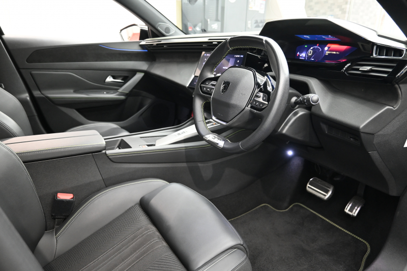 プジョー 308 GTﾌﾞﾙｰHDi　1ｵｰﾅｰ ACC Pｽﾀ ECO ﾊｰﾌ革 純正ﾀｯﾁｽｸﾘｰﾝ ﾅﾋﾞ CarPlay 360ｶﾒﾗ ﾏﾄﾘｸｽLEDﾗｲﾄ　2年保証付