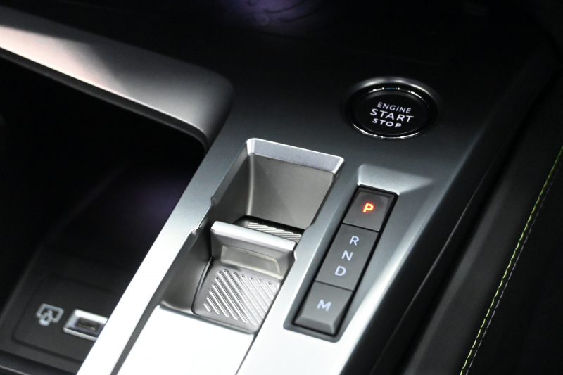 プジョー 308 GTﾌﾞﾙｰHDi　1ｵｰﾅｰ ACC Pｽﾀ ECO ﾊｰﾌ革 純正ﾀｯﾁｽｸﾘｰﾝ ﾅﾋﾞ CarPlay 360ｶﾒﾗ ﾏﾄﾘｸｽLEDﾗｲﾄ　2年保証付