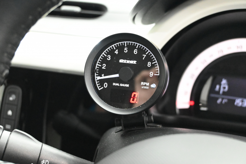ルノー トゥインゴ ｲﾝﾃﾝｽ　正規D車 ECO機能 ｸﾙｺﾝ 専用ﾚｻﾞｰ調×ﾌｧﾌﾞﾘｯｸｼｰﾄ ｼｰﾄﾋｰﾀｰ 純正ﾀｯﾁｽｸﾘｰﾝ CarPlay Bｶﾒﾗ 16ｲﾝﾁｱﾛｲﾎｲｰﾙ　2年保証付