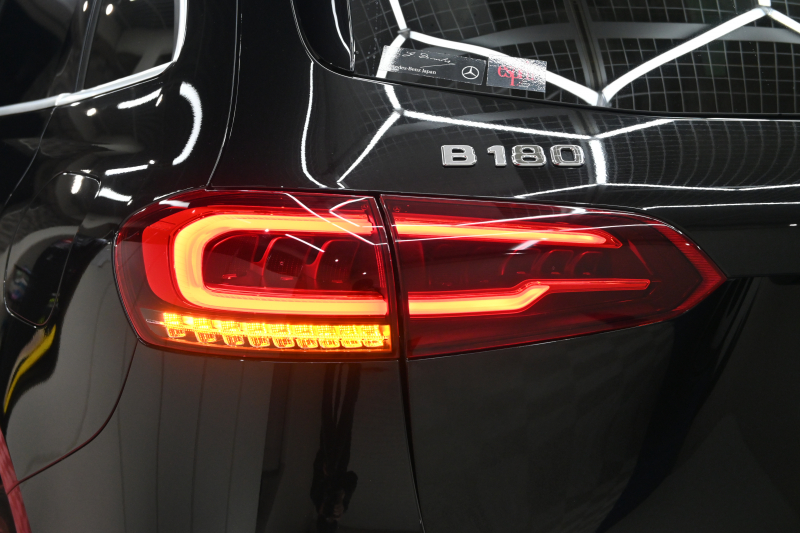 メルセデスベンツ Bクラス B180 ﾚｻﾞｰｴｸｽｸﾙｰｼﾌﾞ&ｱﾄﾞﾊﾞﾝｽﾄﾞPKG　ﾚｰﾀﾞｰP ACC Pｽﾀ ECO 黒革 ﾊﾟﾉﾗﾏSR MBUXﾅﾋﾞ ﾌﾙｾｸﾞ 360ｶﾒﾗ 純正17ｲﾝﾁAW LEDﾗｲﾄ ﾍｯﾄﾞｱｯﾌﾟD　2年保証付
