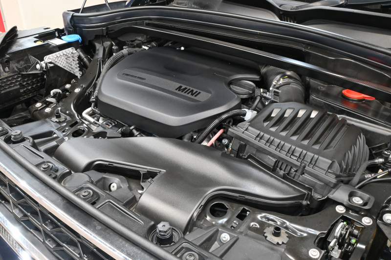 MINI(ミニ) ミニクロスオーバー ｸｰﾊﾟｰSD ｵｰﾙ4　MINI YOURS TRIM Pｽﾀ ECO ACC 黒革 ｼｰﾄﾋｰﾀｰ 純正ﾅﾋﾞ ｱﾝﾋﾞｴﾝﾄﾗｲﾄ ﾎﾞﾝﾈｯﾄｽﾄﾗｲﾌﾟ 純正19ｲﾝﾁAW 2年保証