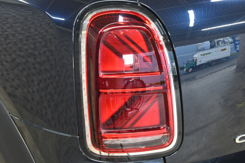 MINI(ミニ) ミニクロスオーバー ｸｰﾊﾟｰSD ｵｰﾙ4　MINI YOURS TRIM Pｽﾀ ECO ACC 黒革 ｼｰﾄﾋｰﾀｰ 純正ﾅﾋﾞ ｱﾝﾋﾞｴﾝﾄﾗｲﾄ ﾎﾞﾝﾈｯﾄｽﾄﾗｲﾌﾟ 純正19ｲﾝﾁAW 2年保証