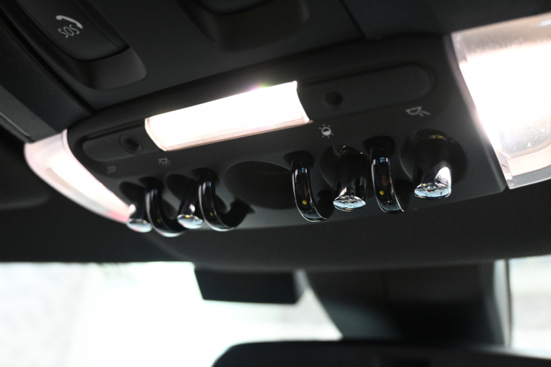 MINI(ミニ) ミニクロスオーバー ｸｰﾊﾟｰSD ｵｰﾙ4　MINI YOURS TRIM Pｽﾀ ECO ACC 黒革 ｼｰﾄﾋｰﾀｰ 純正ﾅﾋﾞ ｱﾝﾋﾞｴﾝﾄﾗｲﾄ ﾎﾞﾝﾈｯﾄｽﾄﾗｲﾌﾟ 純正19ｲﾝﾁAW 2年保証