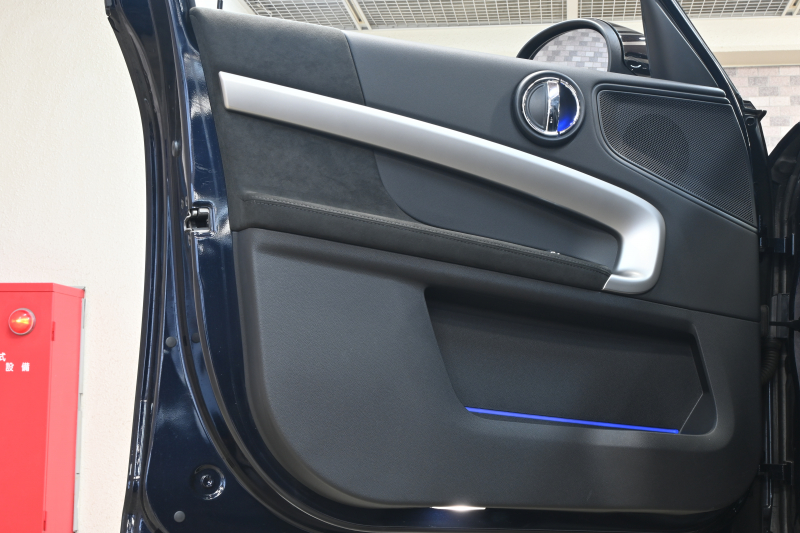 MINI(ミニ) ミニクロスオーバー ｸｰﾊﾟｰSD ｵｰﾙ4　MINI YOURS TRIM Pｽﾀ ECO ACC 黒革 ｼｰﾄﾋｰﾀｰ 純正ﾅﾋﾞ ｱﾝﾋﾞｴﾝﾄﾗｲﾄ ﾎﾞﾝﾈｯﾄｽﾄﾗｲﾌﾟ 純正19ｲﾝﾁAW 2年保証