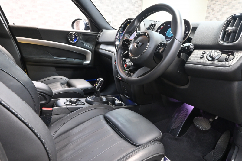 MINI(ミニ) ミニクロスオーバー ｸｰﾊﾟｰSD ｵｰﾙ4　MINI YOURS TRIM Pｽﾀ ECO ACC 黒革 ｼｰﾄﾋｰﾀｰ 純正ﾅﾋﾞ ｱﾝﾋﾞｴﾝﾄﾗｲﾄ ﾎﾞﾝﾈｯﾄｽﾄﾗｲﾌﾟ 純正19ｲﾝﾁAW 2年保証