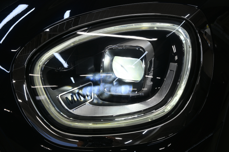 MINI(ミニ) ミニクロスオーバー ｸｰﾊﾟｰSD ｵｰﾙ4　MINI YOURS TRIM Pｽﾀ ECO ACC 黒革 ｼｰﾄﾋｰﾀｰ 純正ﾅﾋﾞ ｱﾝﾋﾞｴﾝﾄﾗｲﾄ ﾎﾞﾝﾈｯﾄｽﾄﾗｲﾌﾟ 純正19ｲﾝﾁAW 2年保証