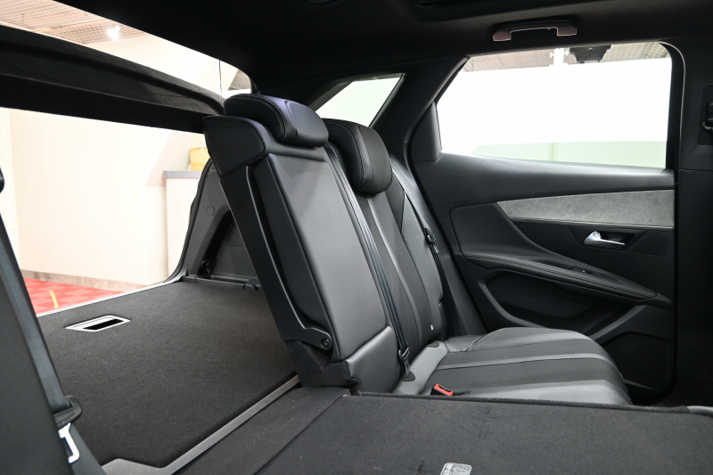 プジョー 3008 GT　後期ﾓﾃﾞﾙ ACC LKA ﾊｰﾌ革 ﾊﾟﾉﾗﾏSR 純正ﾅﾋﾞTV CarPlay Bｶﾒﾗ 前後ｺｰﾅｰｾﾝｻｰ 純正18ｲﾝﾁAW LEDﾗｲﾄ　2年保証付