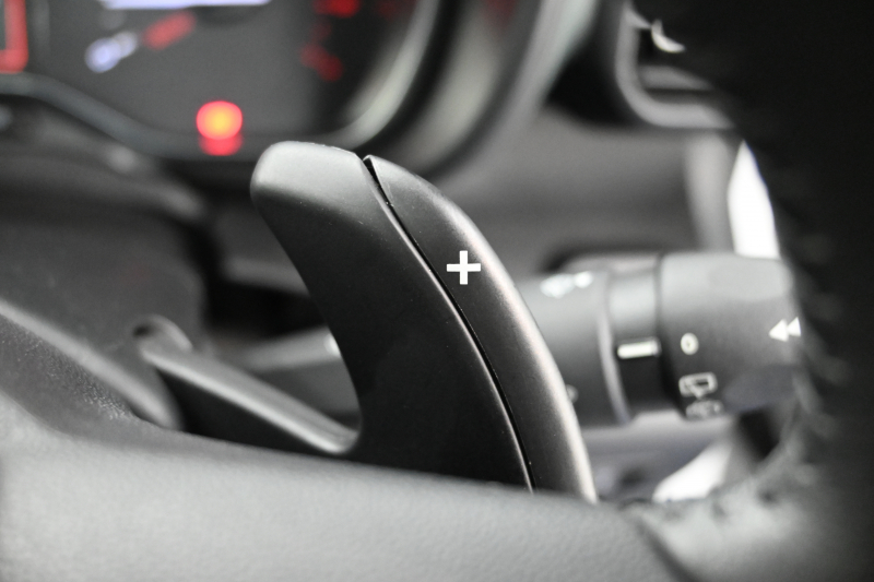 シトロエン ベルランゴ ｼｬｲﾝ XTRﾊﾟｯｸ　特別仕様車 Pｽﾀ ACC ﾊﾟｰｷﾝｸﾞｾﾝｻｰ BSM 専用ﾌｧﾌﾞﾘｯｸｼｰﾄ ﾊﾟﾉﾗﾏR 純正ﾀｯﾁｽｸﾘｰﾝ BTｵｰﾃﾞｨｵ＆TEL CarPlay ｱﾝﾋﾞｴﾝｽﾗｲﾄ 専用17ｲﾝﾁAW　2年保証付