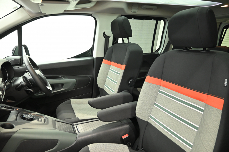 シトロエン ベルランゴ ｼｬｲﾝ XTRﾊﾟｯｸ　特別仕様車 Pｽﾀ ACC ﾊﾟｰｷﾝｸﾞｾﾝｻｰ BSM 専用ﾌｧﾌﾞﾘｯｸｼｰﾄ ﾊﾟﾉﾗﾏR 純正ﾀｯﾁｽｸﾘｰﾝ BTｵｰﾃﾞｨｵ＆TEL CarPlay ｱﾝﾋﾞｴﾝｽﾗｲﾄ 専用17ｲﾝﾁAW　2年保証付