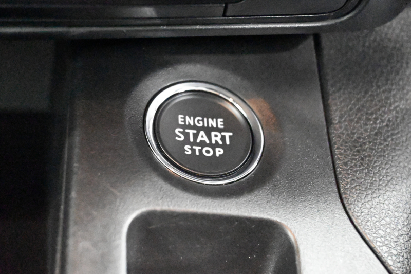 シトロエン ベルランゴ ｼｬｲﾝ XTRﾊﾟｯｸ　特別仕様車 Pｽﾀ ACC ﾊﾟｰｷﾝｸﾞｾﾝｻｰ BSM 専用ﾌｧﾌﾞﾘｯｸｼｰﾄ ﾊﾟﾉﾗﾏR 純正ﾀｯﾁｽｸﾘｰﾝ BTｵｰﾃﾞｨｵ＆TEL CarPlay ｱﾝﾋﾞｴﾝｽﾗｲﾄ 専用17ｲﾝﾁAW　2年保証付