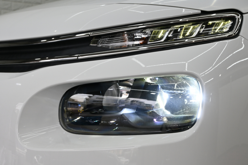 シトロエン ベルランゴ ｼｬｲﾝ XTRﾊﾟｯｸ　特別仕様車 Pｽﾀ ACC ﾊﾟｰｷﾝｸﾞｾﾝｻｰ BSM 専用ﾌｧﾌﾞﾘｯｸｼｰﾄ ﾊﾟﾉﾗﾏR 純正ﾀｯﾁｽｸﾘｰﾝ BTｵｰﾃﾞｨｵ＆TEL CarPlay ｱﾝﾋﾞｴﾝｽﾗｲﾄ 専用17ｲﾝﾁAW　2年保証付
