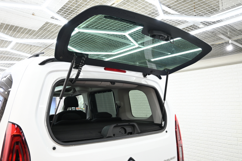 シトロエン ベルランゴ ｼｬｲﾝ XTRﾊﾟｯｸ　特別仕様車 Pｽﾀ ACC ﾊﾟｰｷﾝｸﾞｾﾝｻｰ BSM 専用ﾌｧﾌﾞﾘｯｸｼｰﾄ ﾊﾟﾉﾗﾏR 純正ﾀｯﾁｽｸﾘｰﾝ BTｵｰﾃﾞｨｵ＆TEL CarPlay ｱﾝﾋﾞｴﾝｽﾗｲﾄ 専用17ｲﾝﾁAW　2年保証付