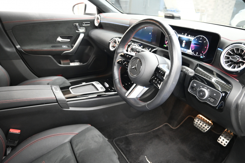 メルセデスベンツ CLAクラス CLA200d ｼｭｰﾃｨﾝｸﾞB AMGﾗｲﾝPKG　1ｵｰﾅｰ 後期ﾓﾃﾞﾙ ACC Pｽﾀ 黒半革 MBUXﾅﾋﾞ ﾌﾙｾｸﾞTV 360ｶﾒﾗ ｱﾝﾋﾞｴﾝﾄﾗｲﾄ AMG19ｲﾝﾁAW ﾏﾙﾁﾋﾞｰﾑLED　新車保証継承可