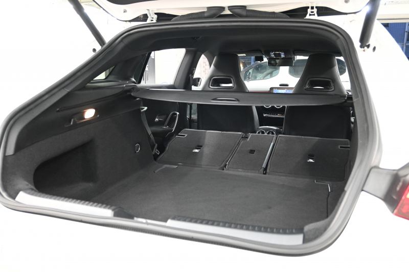 メルセデスベンツ CLAクラス CLA200d ｼｭｰﾃｨﾝｸﾞB AMGﾗｲﾝPKG　1ｵｰﾅｰ 後期ﾓﾃﾞﾙ ACC Pｽﾀ 黒半革 MBUXﾅﾋﾞ ﾌﾙｾｸﾞTV 360ｶﾒﾗ ｱﾝﾋﾞｴﾝﾄﾗｲﾄ AMG19ｲﾝﾁAW ﾏﾙﾁﾋﾞｰﾑLED　新車保証継承可