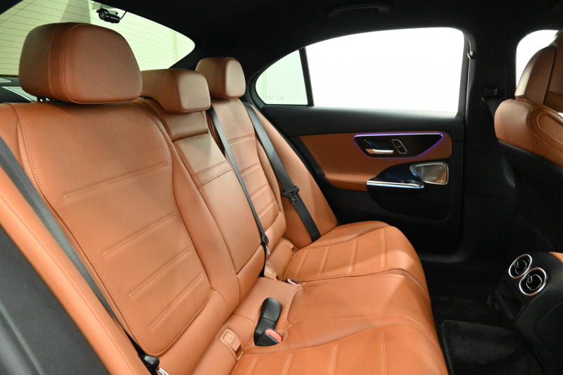 メルセデスベンツ Cクラス C200 AVG ﾚｻﾞｰｴｸｽｸﾙｰｼﾌﾞ　ACC Pｽﾀ ECO 茶革 MBUXﾅﾋﾞTV 360ｶﾒﾗ CarPlay Burmester 3D 純正17ｲﾝﾁAW ﾏﾙﾁﾋﾞｰﾑLED ｱﾝﾋﾞｴﾝﾄﾗｲﾄ　2年保証付