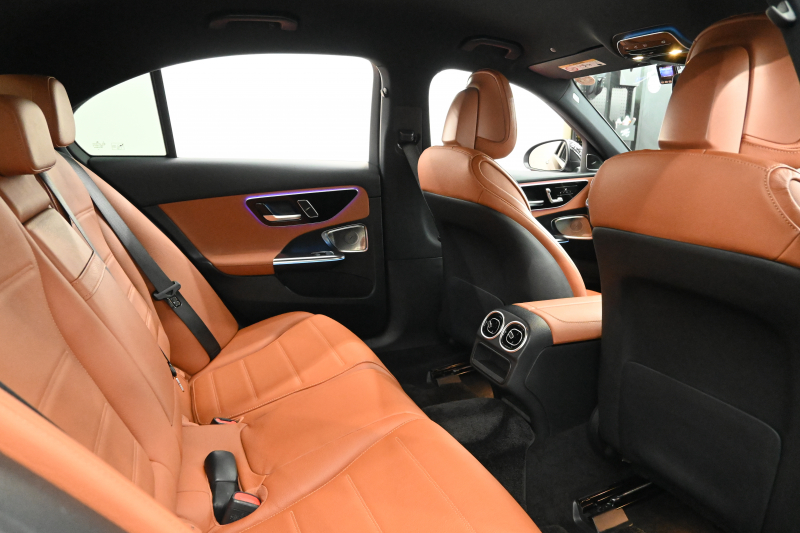 メルセデスベンツ Cクラス C200 AVG ﾚｻﾞｰｴｸｽｸﾙｰｼﾌﾞ　ACC Pｽﾀ ECO 茶革 MBUXﾅﾋﾞTV 360ｶﾒﾗ CarPlay Burmester 3D 純正17ｲﾝﾁAW ﾏﾙﾁﾋﾞｰﾑLED ｱﾝﾋﾞｴﾝﾄﾗｲﾄ　2年保証付