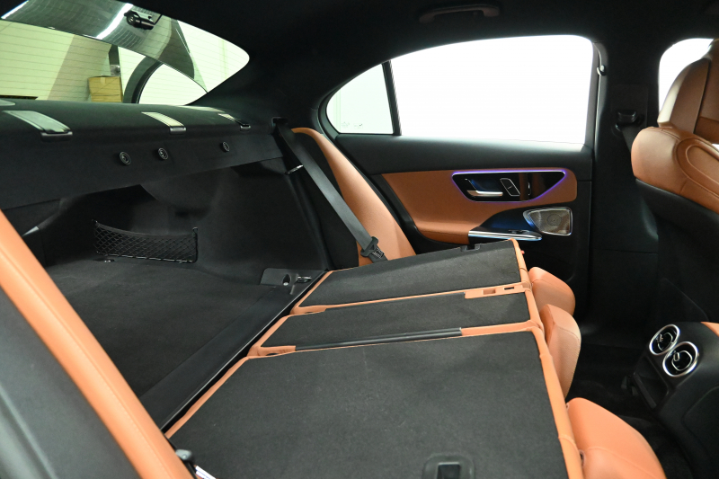 メルセデスベンツ Cクラス C200 AVG ﾚｻﾞｰｴｸｽｸﾙｰｼﾌﾞ　ACC Pｽﾀ ECO 茶革 MBUXﾅﾋﾞTV 360ｶﾒﾗ CarPlay Burmester 3D 純正17ｲﾝﾁAW ﾏﾙﾁﾋﾞｰﾑLED ｱﾝﾋﾞｴﾝﾄﾗｲﾄ　2年保証付
