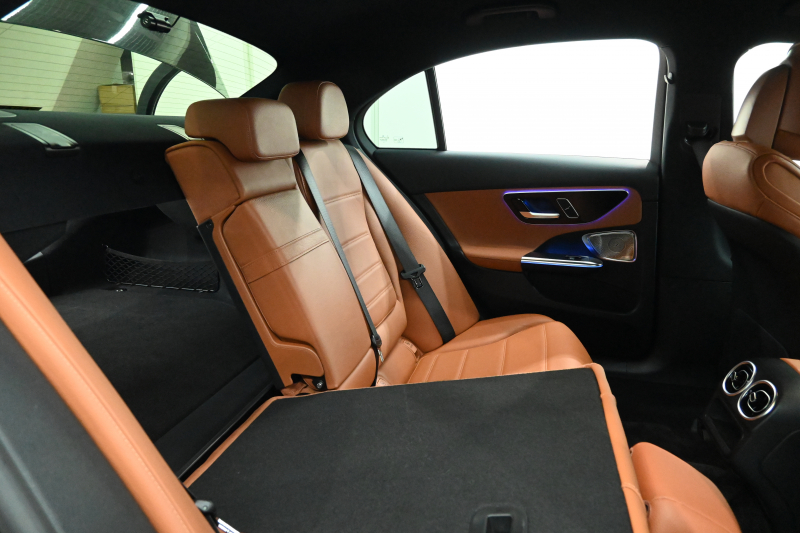 メルセデスベンツ Cクラス C200 AVG ﾚｻﾞｰｴｸｽｸﾙｰｼﾌﾞ　ACC Pｽﾀ ECO 茶革 MBUXﾅﾋﾞTV 360ｶﾒﾗ CarPlay Burmester 3D 純正17ｲﾝﾁAW ﾏﾙﾁﾋﾞｰﾑLED ｱﾝﾋﾞｴﾝﾄﾗｲﾄ　2年保証付