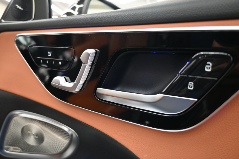 メルセデスベンツ Cクラス C200 AVG ﾚｻﾞｰｴｸｽｸﾙｰｼﾌﾞ　ACC Pｽﾀ ECO 茶革 MBUXﾅﾋﾞTV 360ｶﾒﾗ CarPlay Burmester 3D 純正17ｲﾝﾁAW ﾏﾙﾁﾋﾞｰﾑLED ｱﾝﾋﾞｴﾝﾄﾗｲﾄ　2年保証付