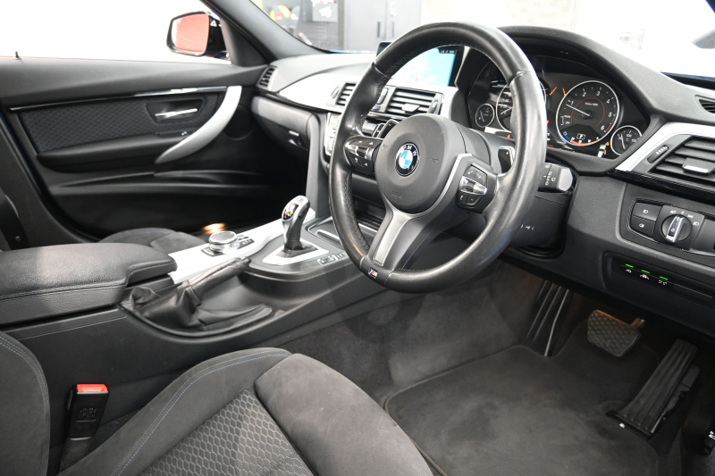 BMW 3シリーズ 320d ﾂｰﾘﾝｸﾞ Mｽﾎﾟｰﾂ　正規D車 1ｵｰﾅｰ 後期ﾓﾃﾞﾙ ACC 専用ｼｰﾄ 純正iDriveﾅﾋﾞ Bｶﾒﾗ Mｴｱﾛ&18ｲﾝﾁAW 自動ﾄﾗﾝｸ LEDﾍｯﾄﾞﾗｲﾄ　2年保証付