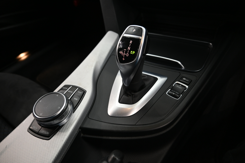 BMW 3シリーズ 320d ﾂｰﾘﾝｸﾞ Mｽﾎﾟｰﾂ　正規D車 1ｵｰﾅｰ 後期ﾓﾃﾞﾙ ACC 専用ｼｰﾄ 純正iDriveﾅﾋﾞ Bｶﾒﾗ Mｴｱﾛ&18ｲﾝﾁAW 自動ﾄﾗﾝｸ LEDﾍｯﾄﾞﾗｲﾄ　2年保証付